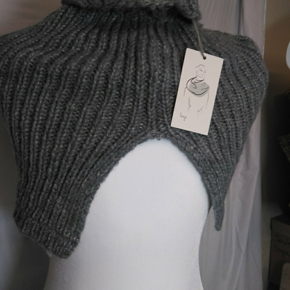 Infinity Loop Scarf. - Picture 3 of 4